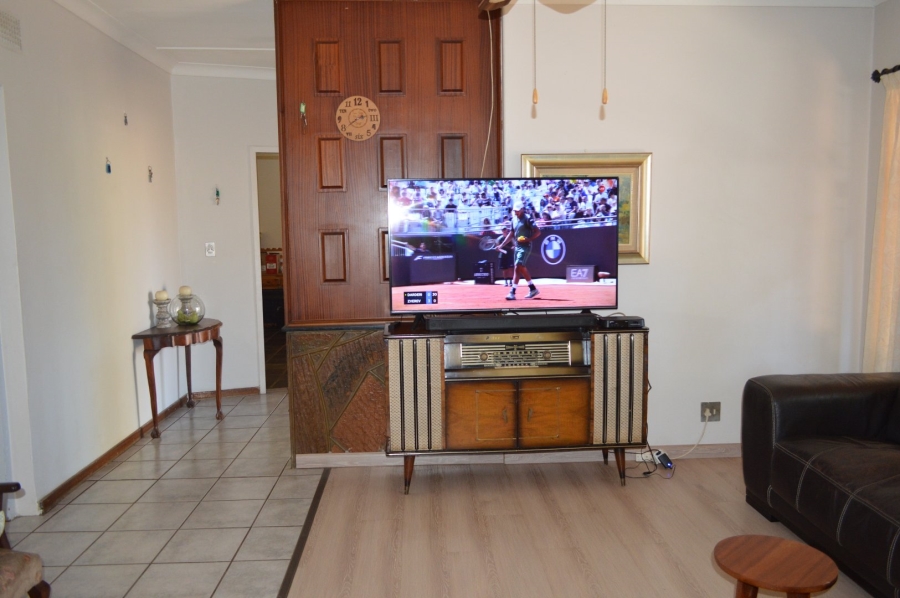 4 Bedroom Property for Sale in Wilkoppies North West